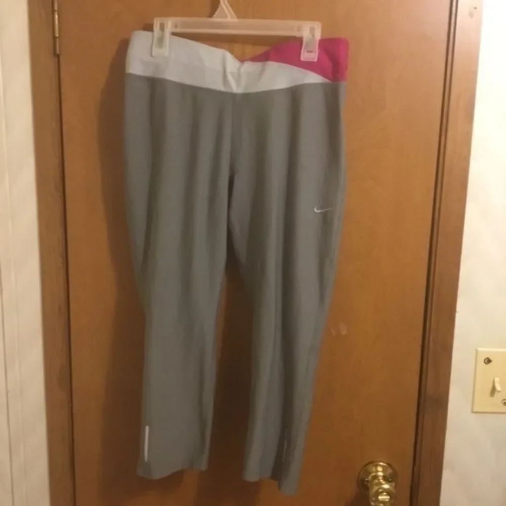 Nike Dri fit Color Block Gray Pink Athletic  Capri Pants M